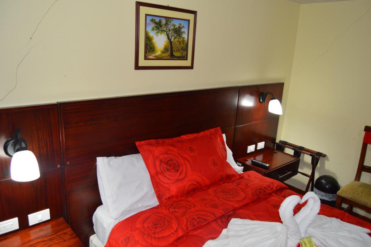 Balcones Del Rio Hotel Латакунґа Екстер'єр фото